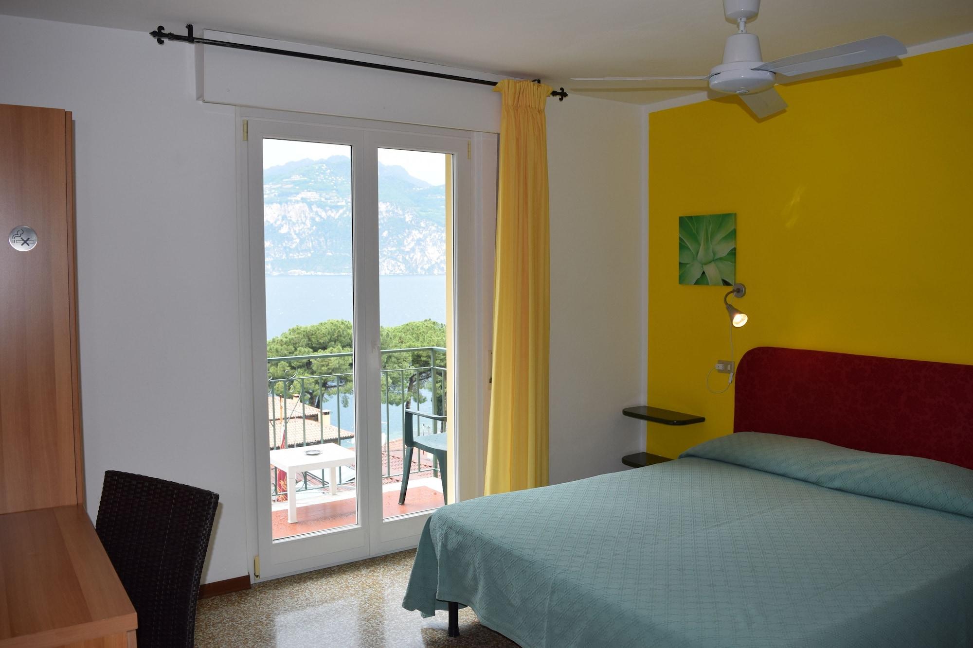 Hotel Casa Popi Malcesine Exterior photo