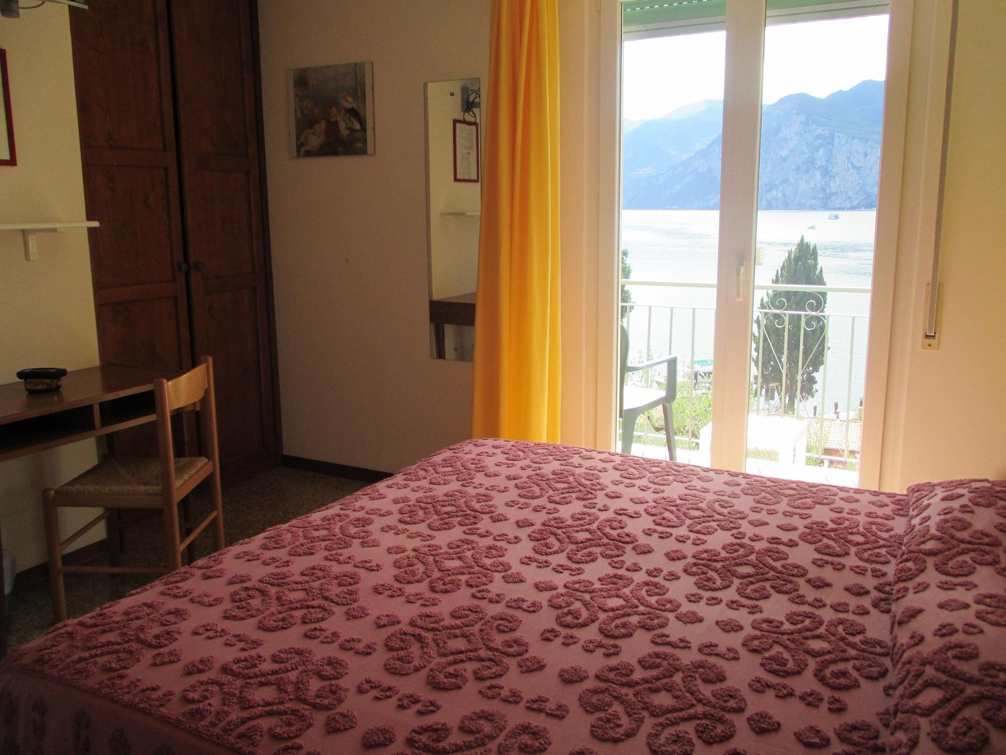 Hotel Casa Popi Malcesine Exterior photo